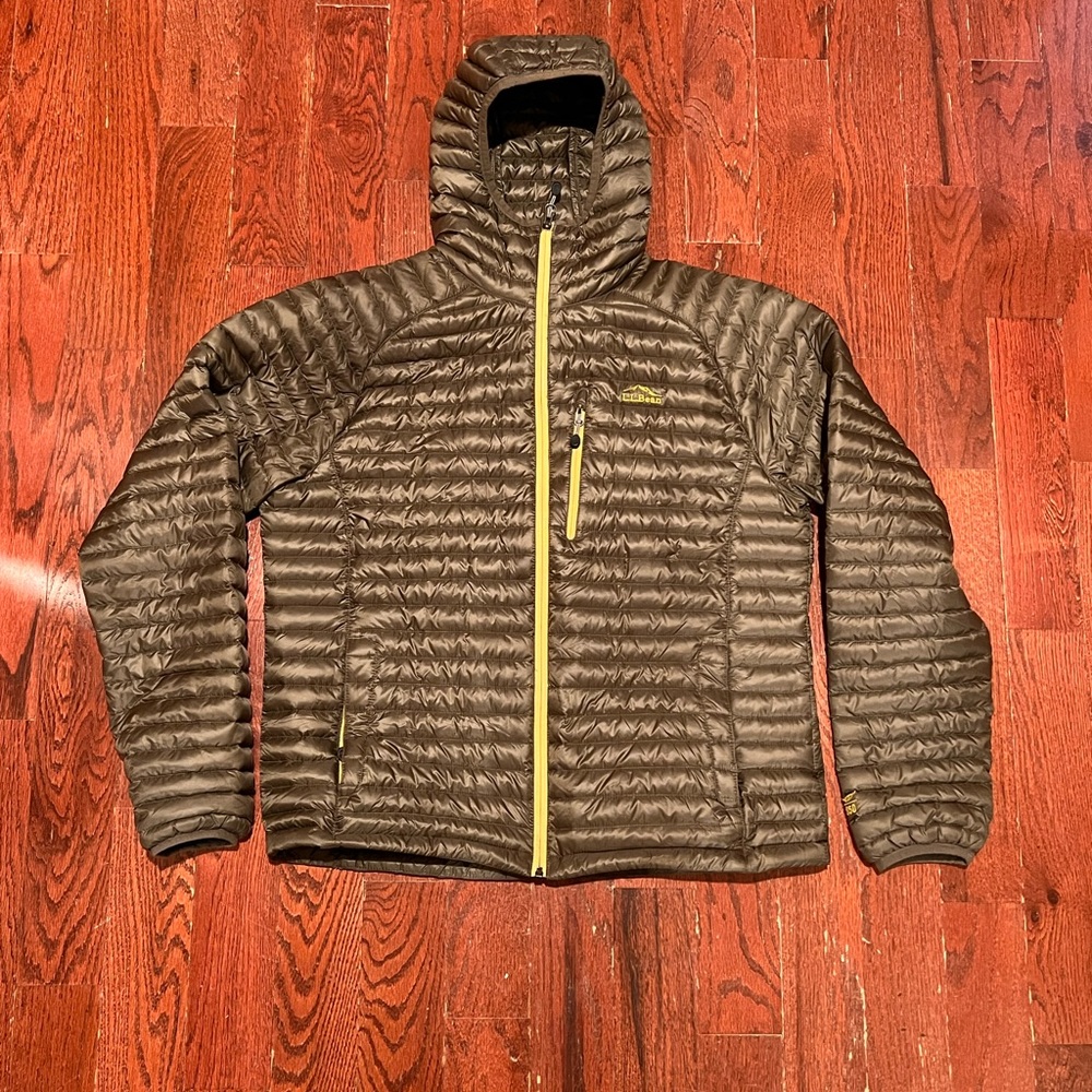 Men’s L.L. Bean 850 down coat, size large